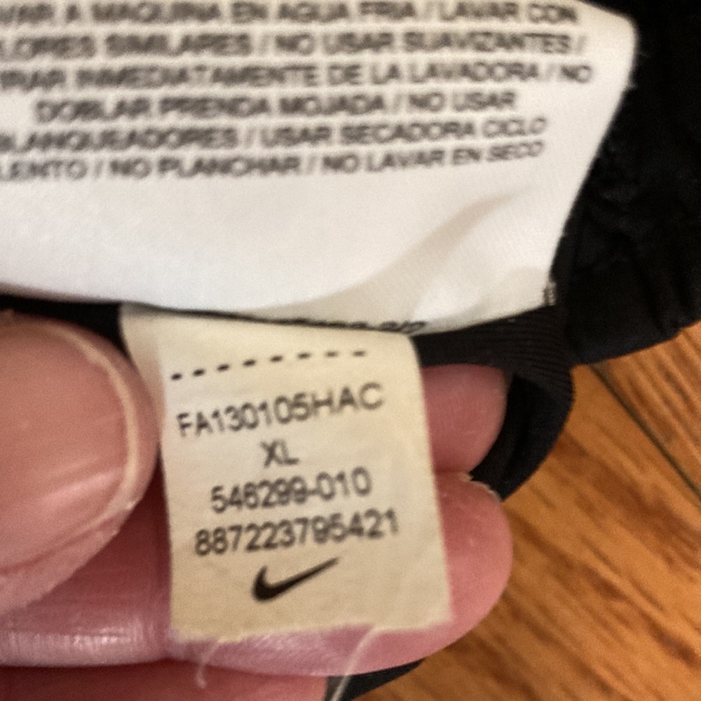 Nike boys XL shorts teen size (used) pockets and drawstrings - Picture 9 of 10